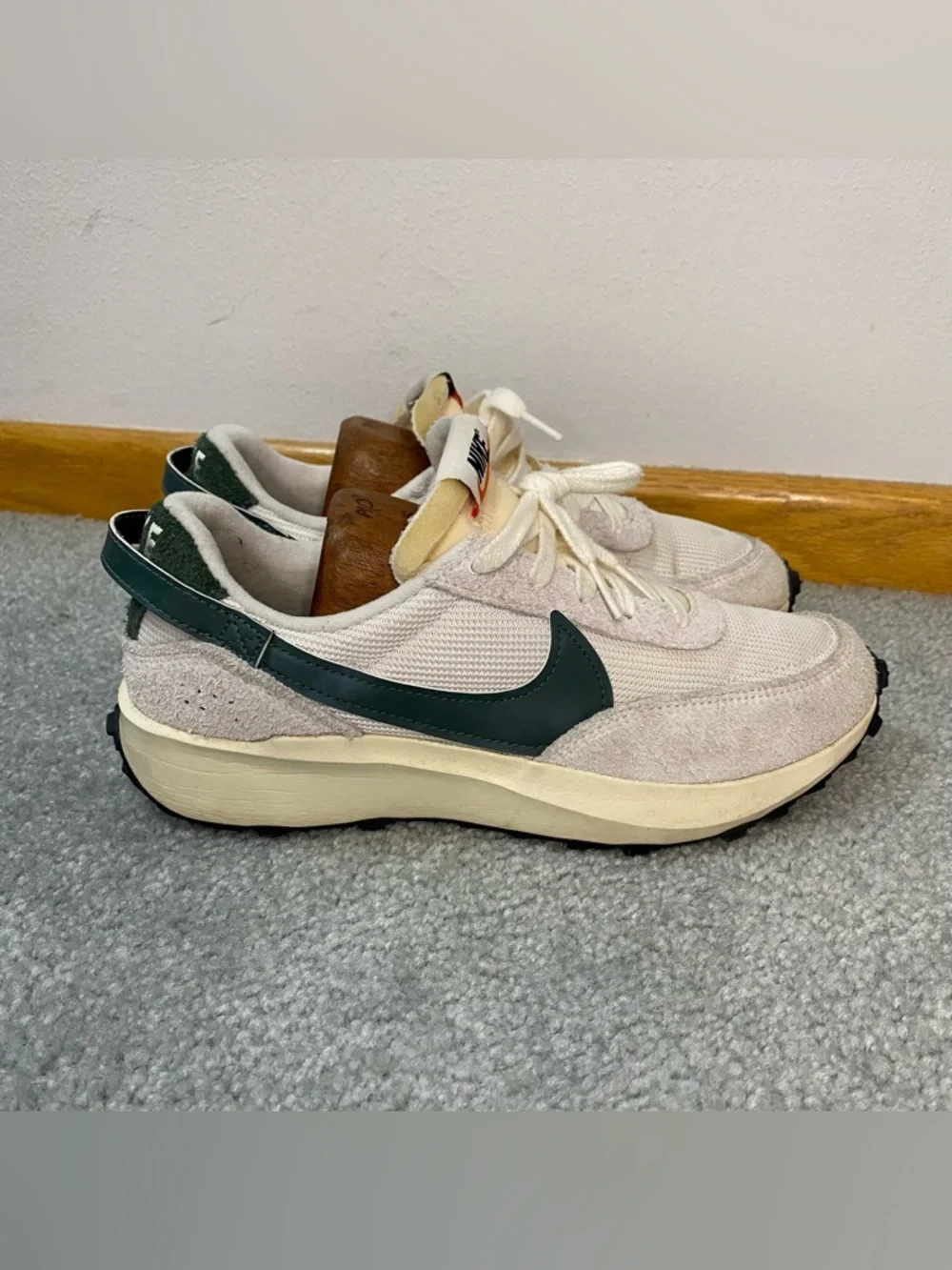 Nike Waffle Debut Vintage White Vintage Green Sneakers‎ Women’s 8.5 DX2931-101